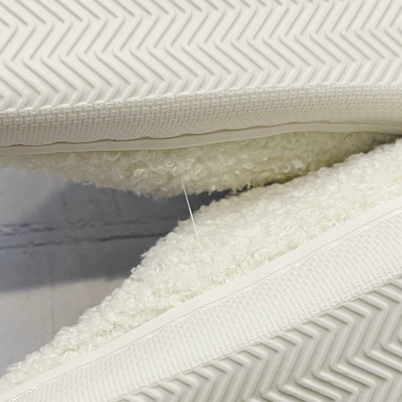 NEW! 1989 Taylor’s version seagull memory foam slippers women’s size 9.5-10 - Picture 8 of 10